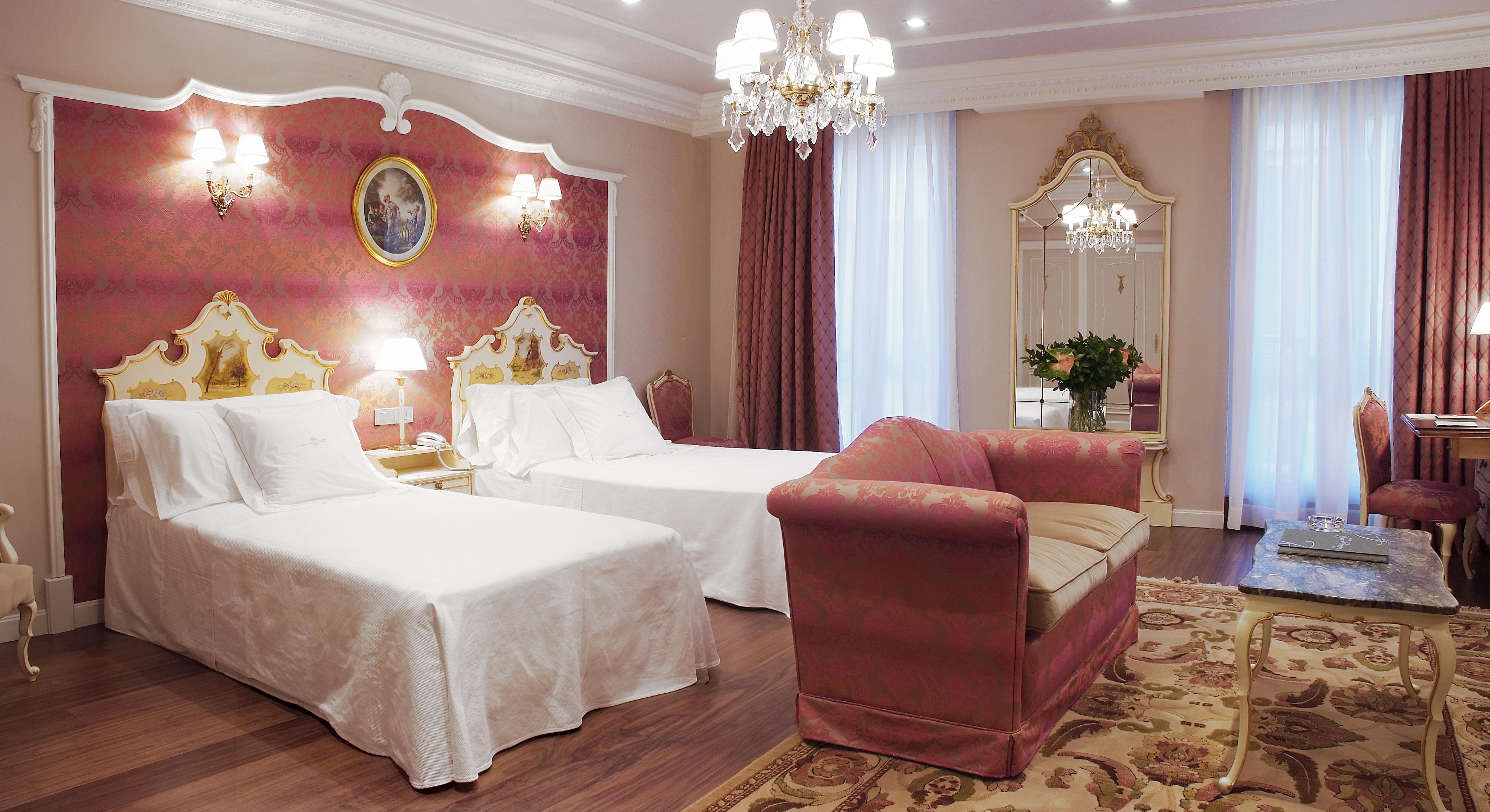 Gran Hotel La Perla Pamplona Camera foto A room at the hotel