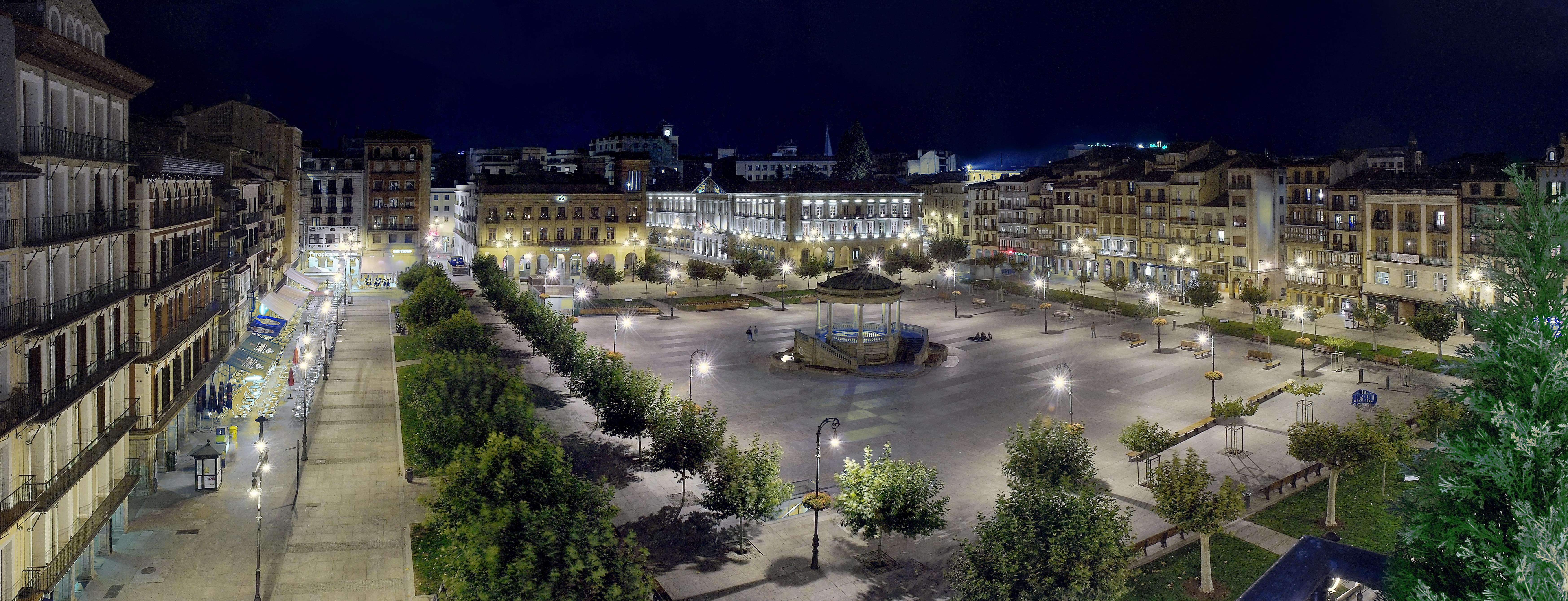 Gran Hotel La Perla Pamplona Esterno foto Plaza de España