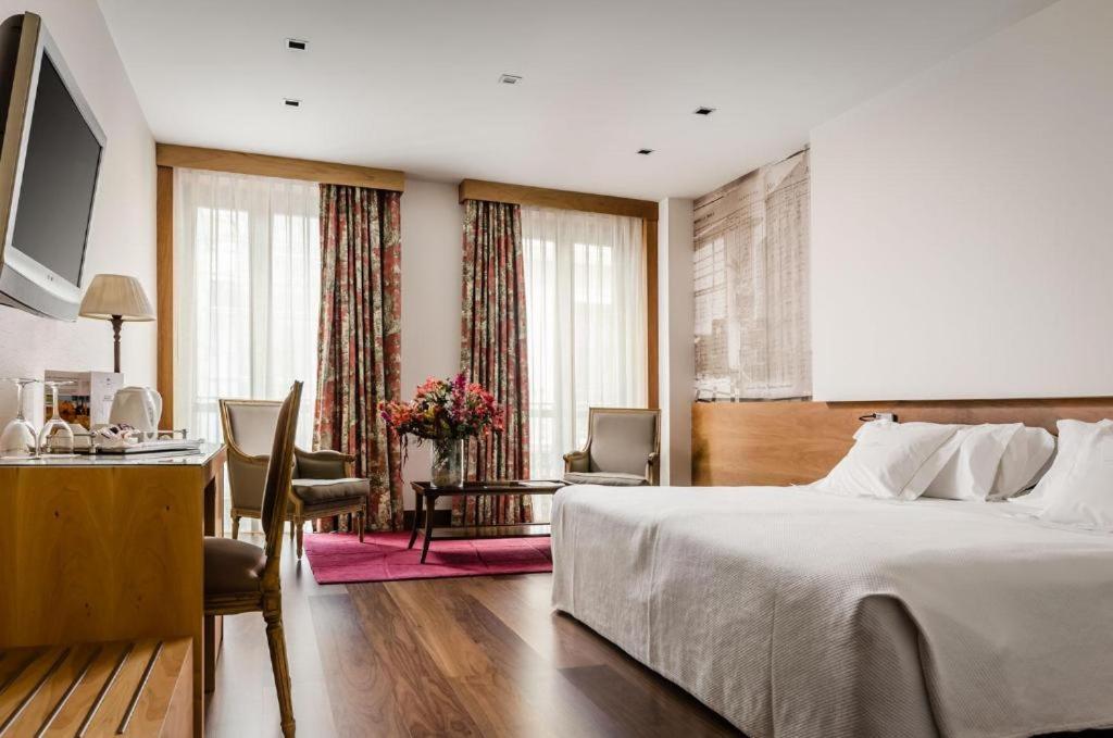 Gran Hotel La Perla Pamplona Esterno foto