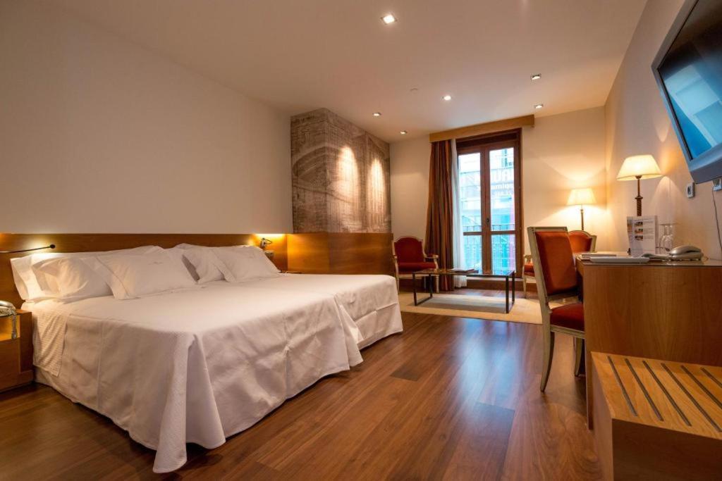 Gran Hotel La Perla Pamplona Esterno foto
